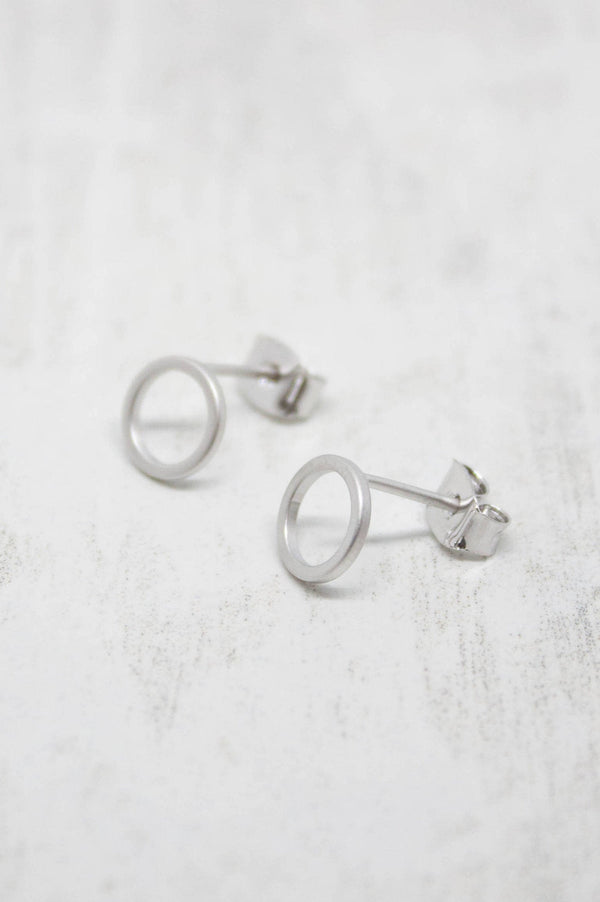 Ohrringe versilbert Kreis matt - Catalea - Schlichter Schmuck - Minimalistischer Schmuck - Modeschmuck