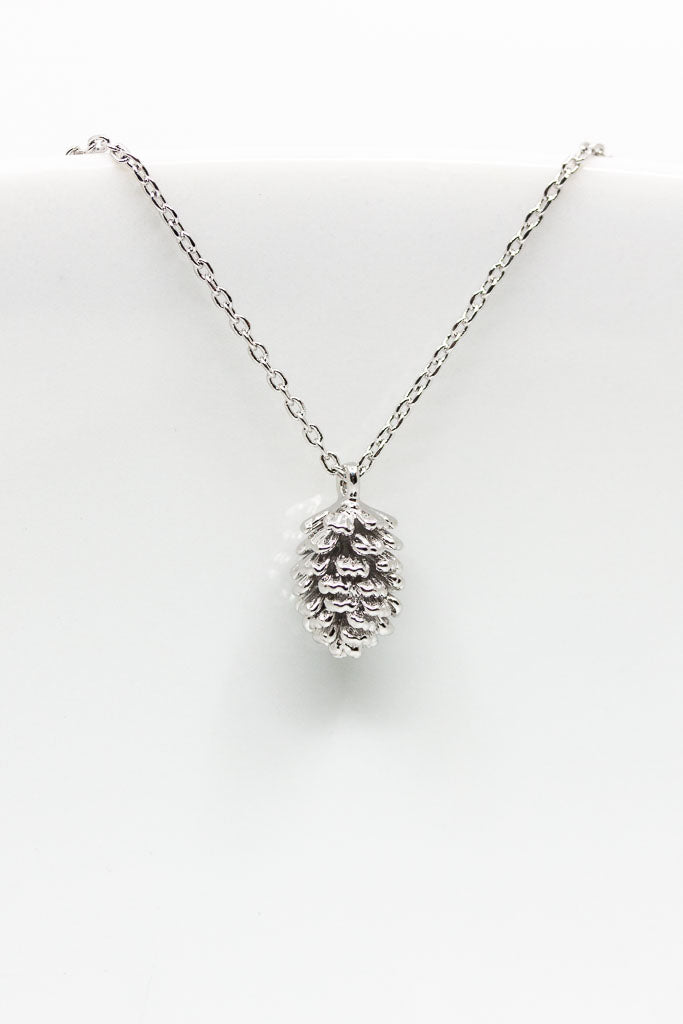 Kette versilbert Tannenzapfen - Catalea - Schlichter Schmuck - Minimalistischer Schmuck - Modeschmuck