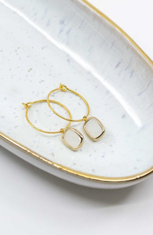Creolen Weiss vergoldet - Catalea - Schlichter Schmuck - Minimalistischer Schmuck - Modeschmuck