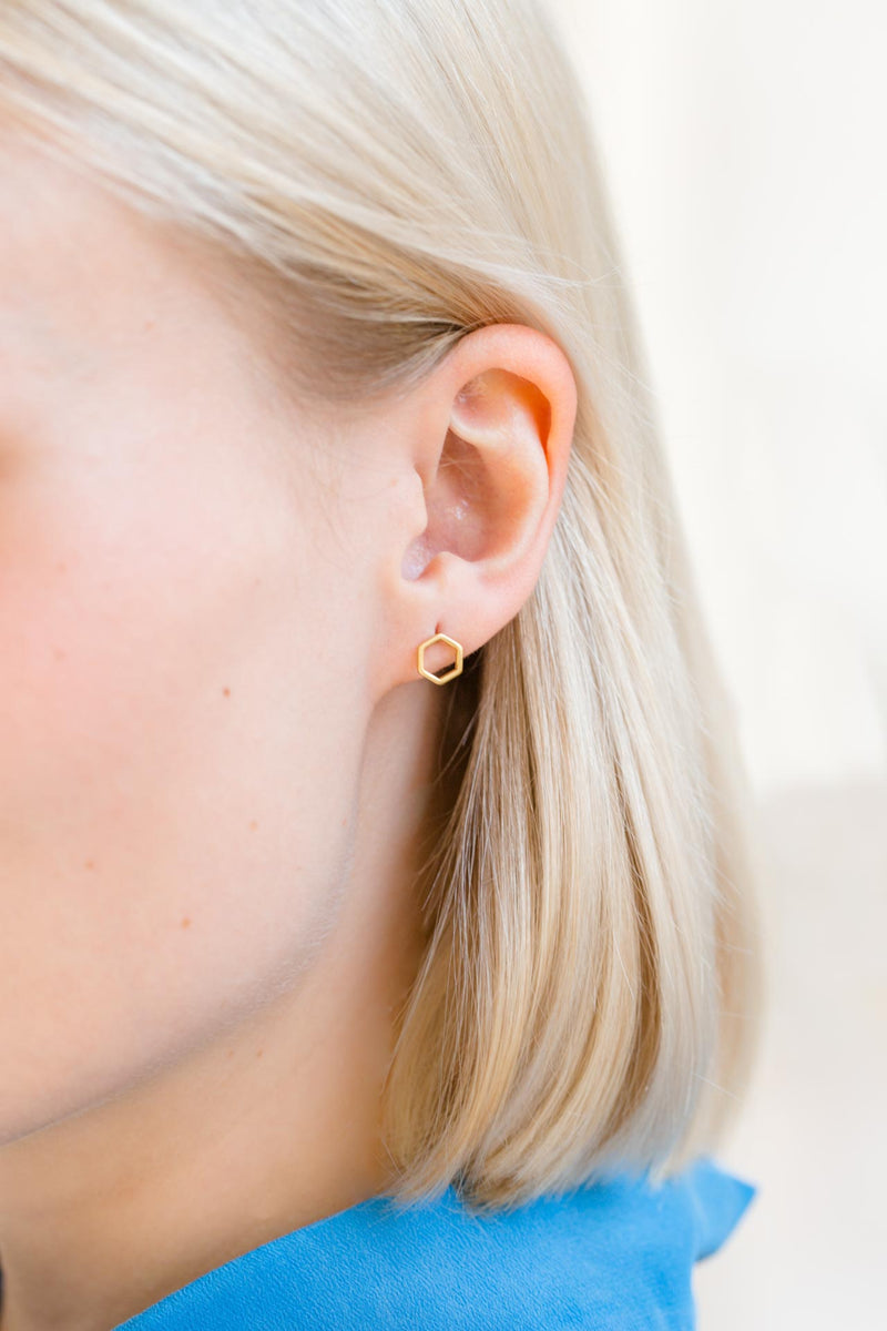 Ohrringe vergoldet Hexagon matt - Catalea - Schlichter Schmuck - Minimalistischer Schmuck - Modeschmuck