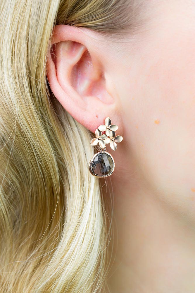 Ohrringe Amsterdam rosevergoldet Grau Blumen - Catalea - Schlichter Schmuck - Minimalistischer Schmuck - Modeschmuck