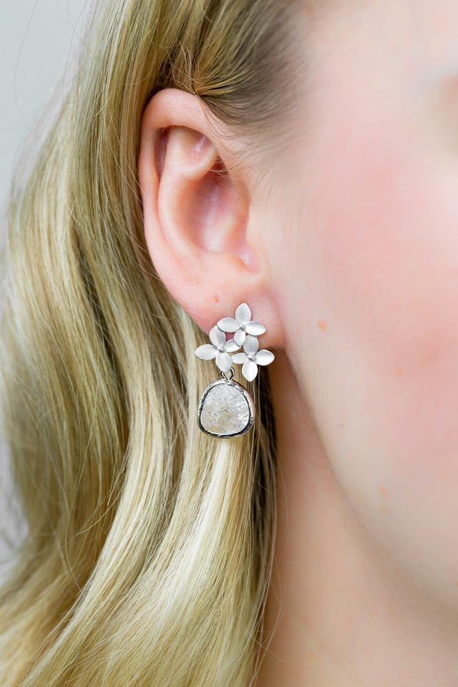 Ohrringe Amsterdam versilbert Kristall Blumen - Catalea - Schlichter Schmuck - Minimalistischer Schmuck - Modeschmuck